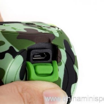 IPX7 ivelany azo lanjaina kely antontan bluetooth ny mpandahateny 3