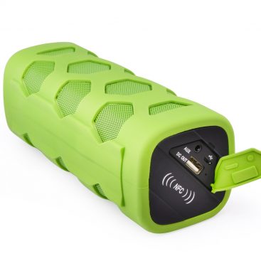 sports-waterproof-bluetooth-speaker-with-carabiner-27