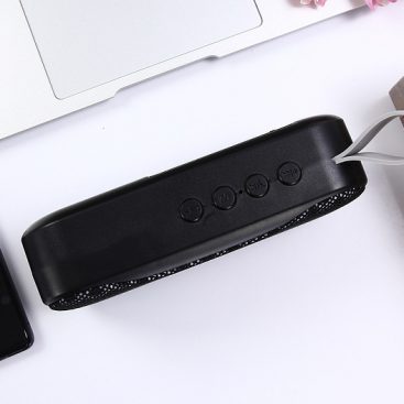 novelty-portable-mesh-cloth-style-outdoor-bluetooth-speaker-09